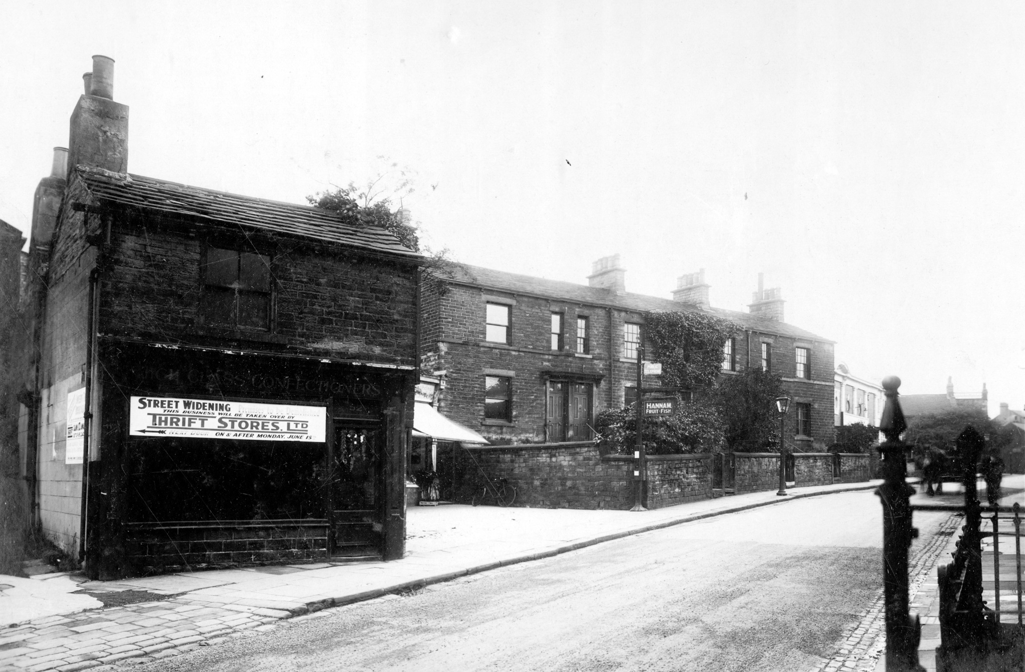 North Lane, from no52 (demolished) to the Lounge Cinema, 1931