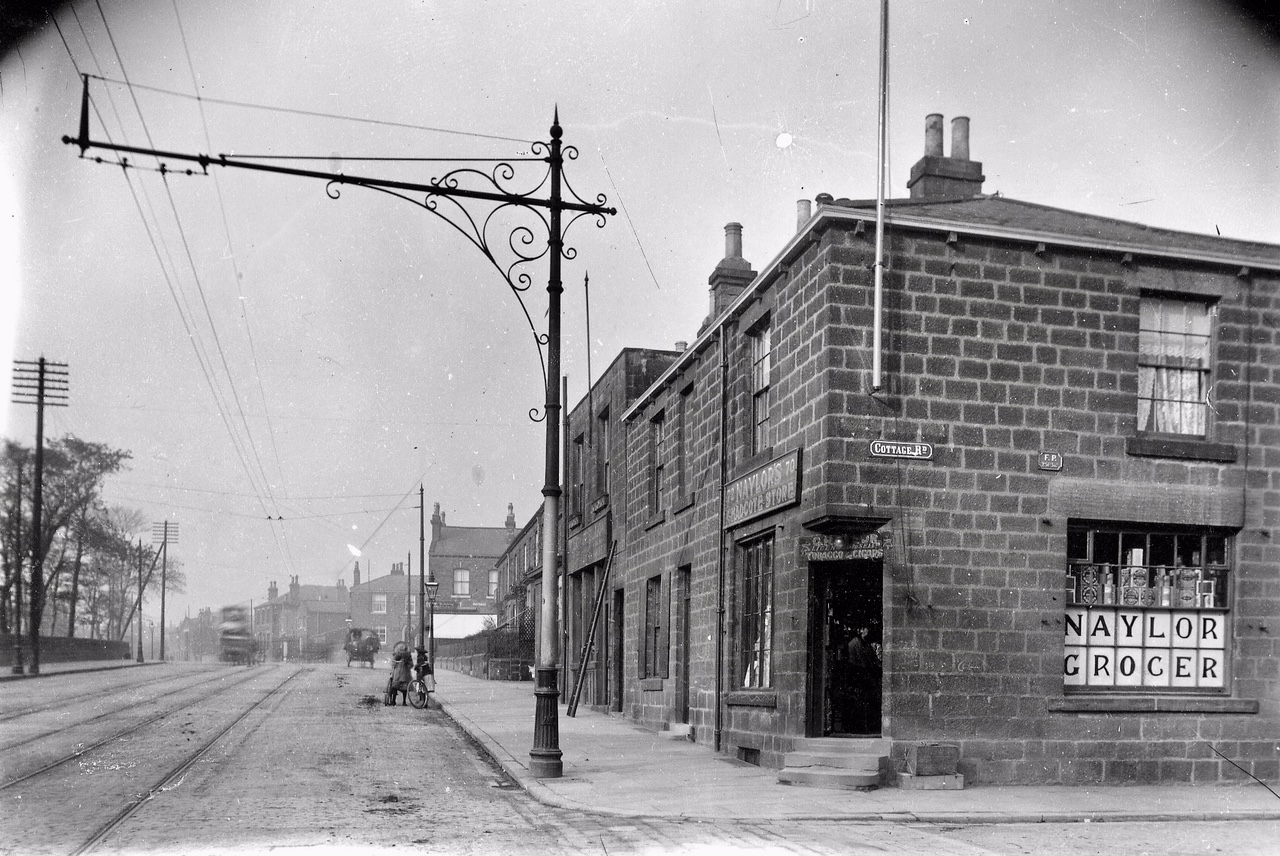 Otley Road, at Cottage Road, Far Headingley, 1900-1904