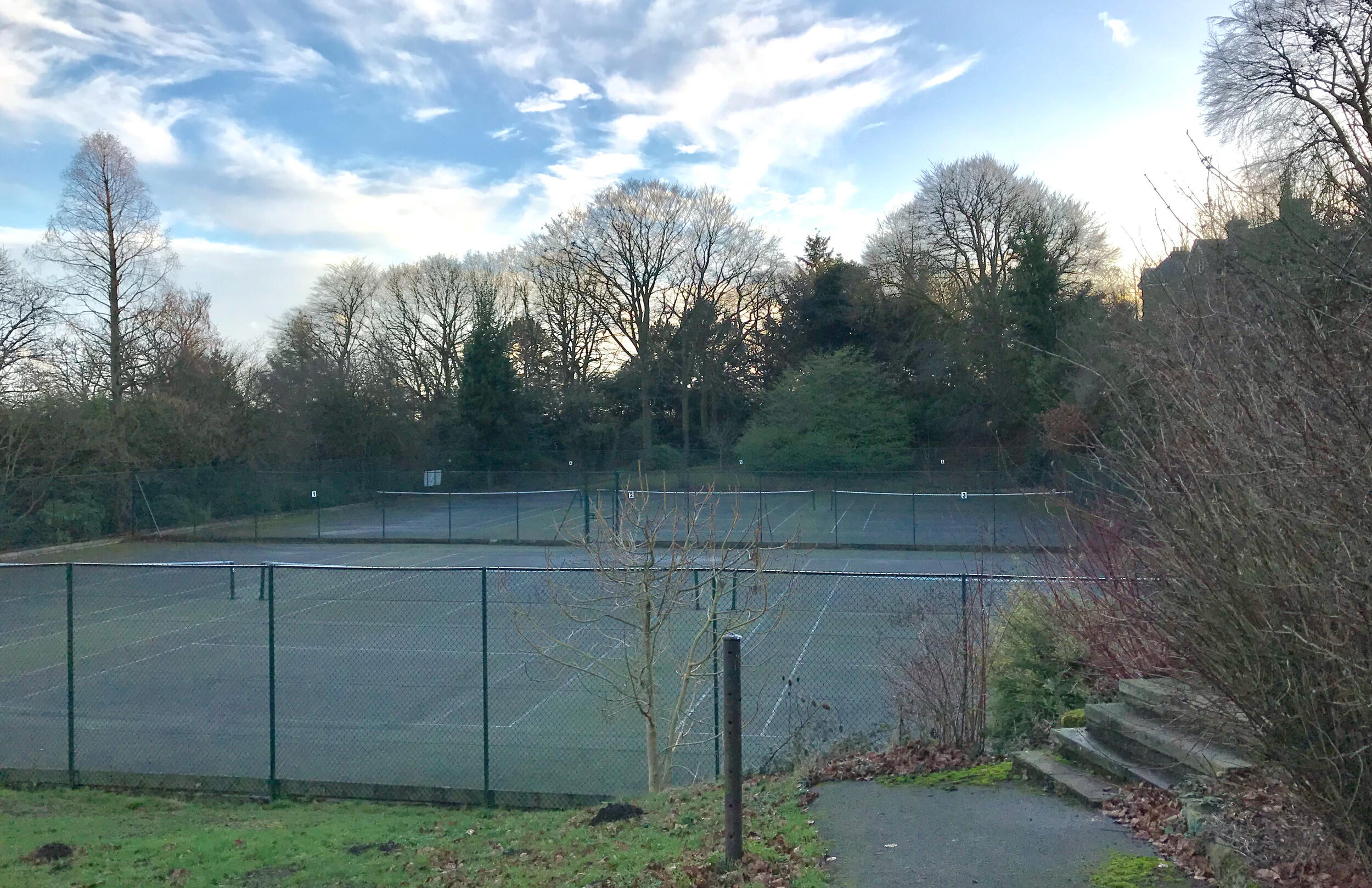 Tennis Courts, The Hollies © HP