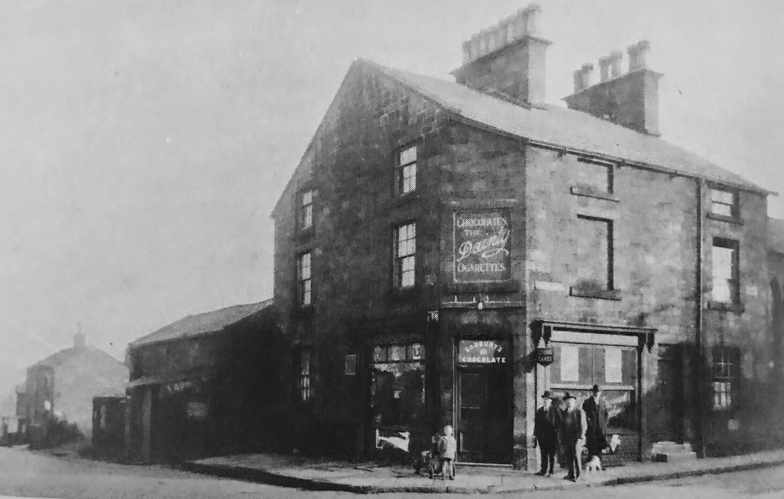 02  Victoria Buildings, Weetwood Lane/Moor Road, 1920 © Leeds Library and Information Service