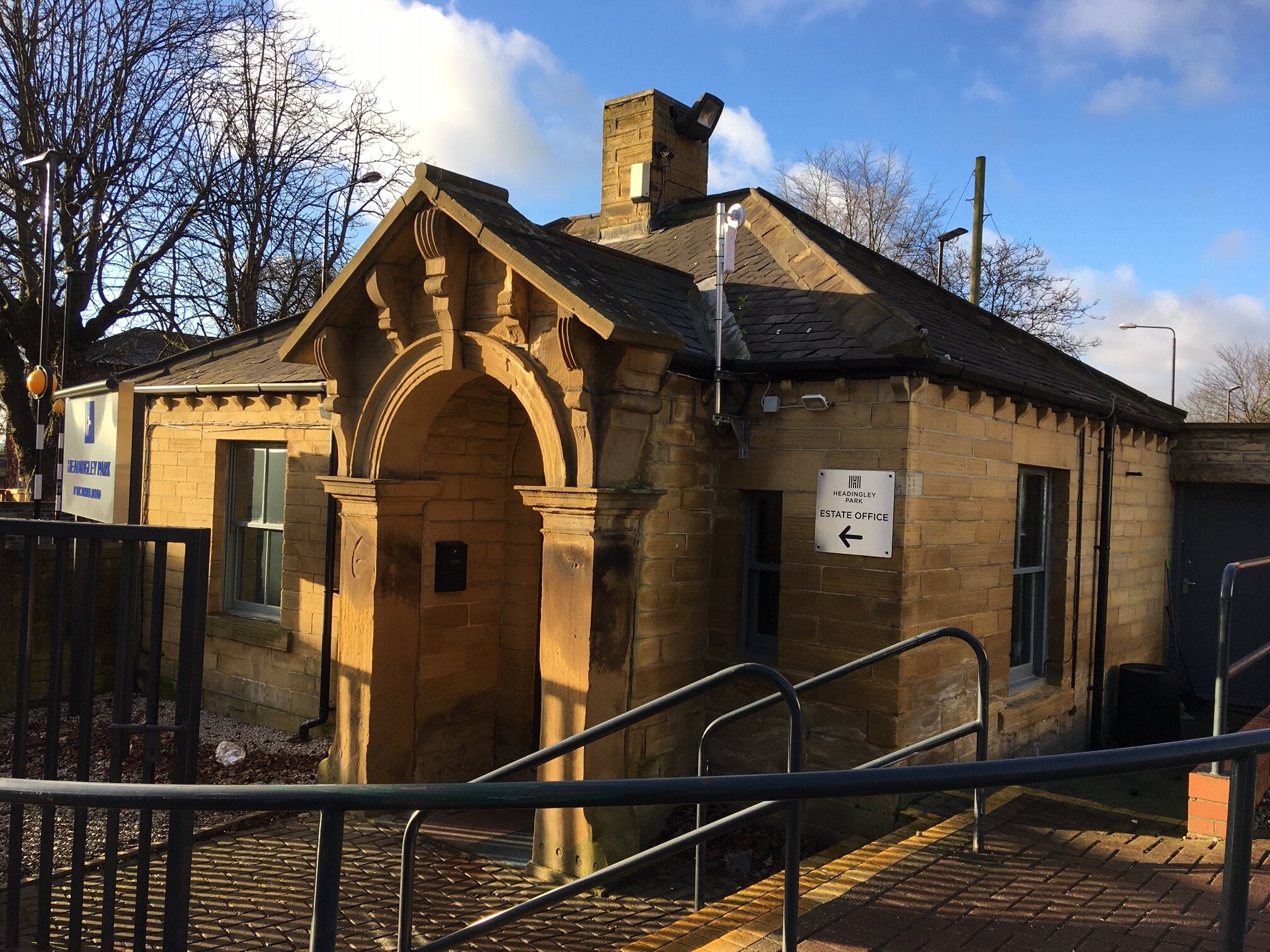 Estate Office, Headingley Park, Victoria Road © RT