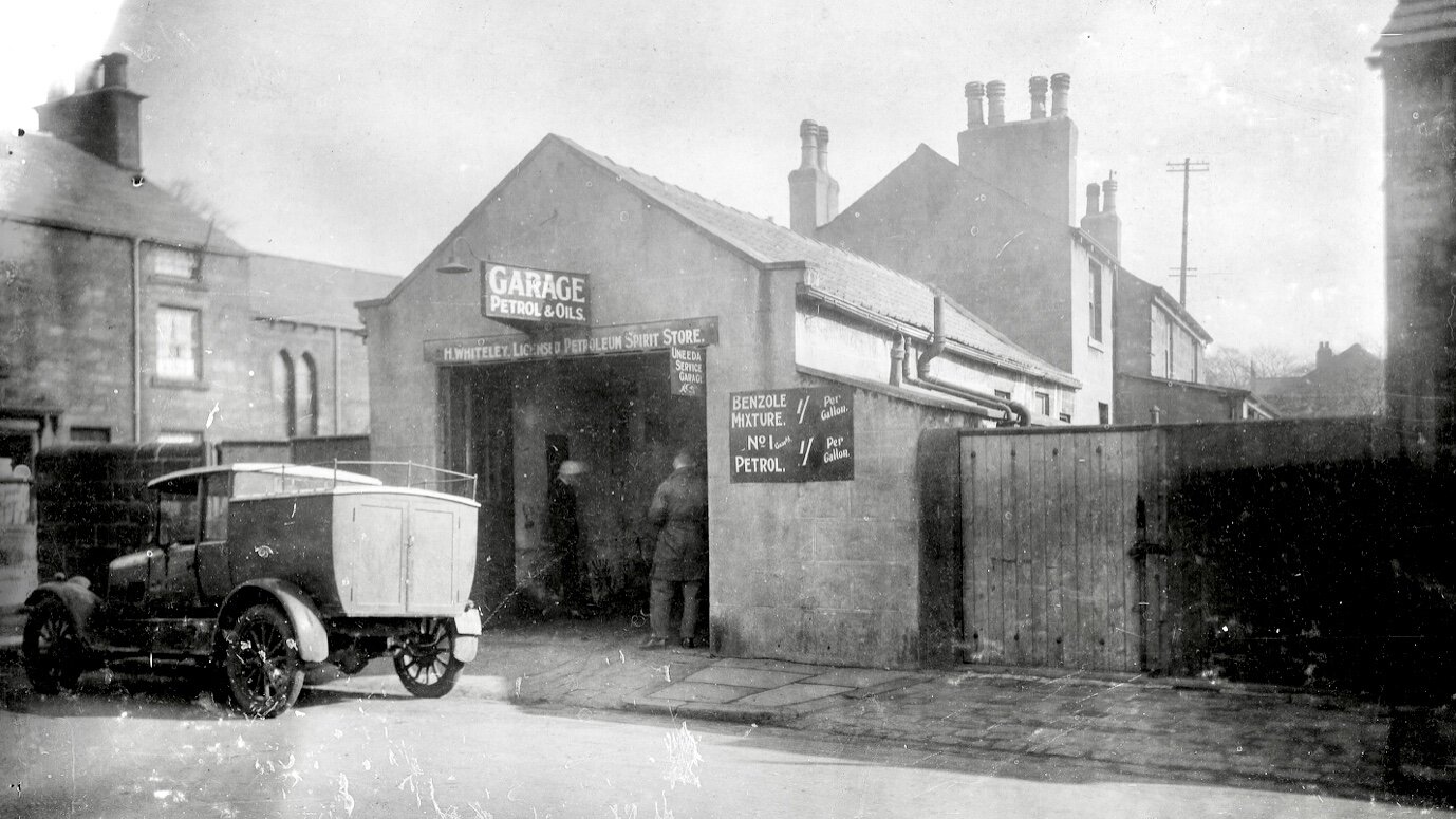 Whiteley's Garage, Weetwood Lane, junction with Moor Road, undated