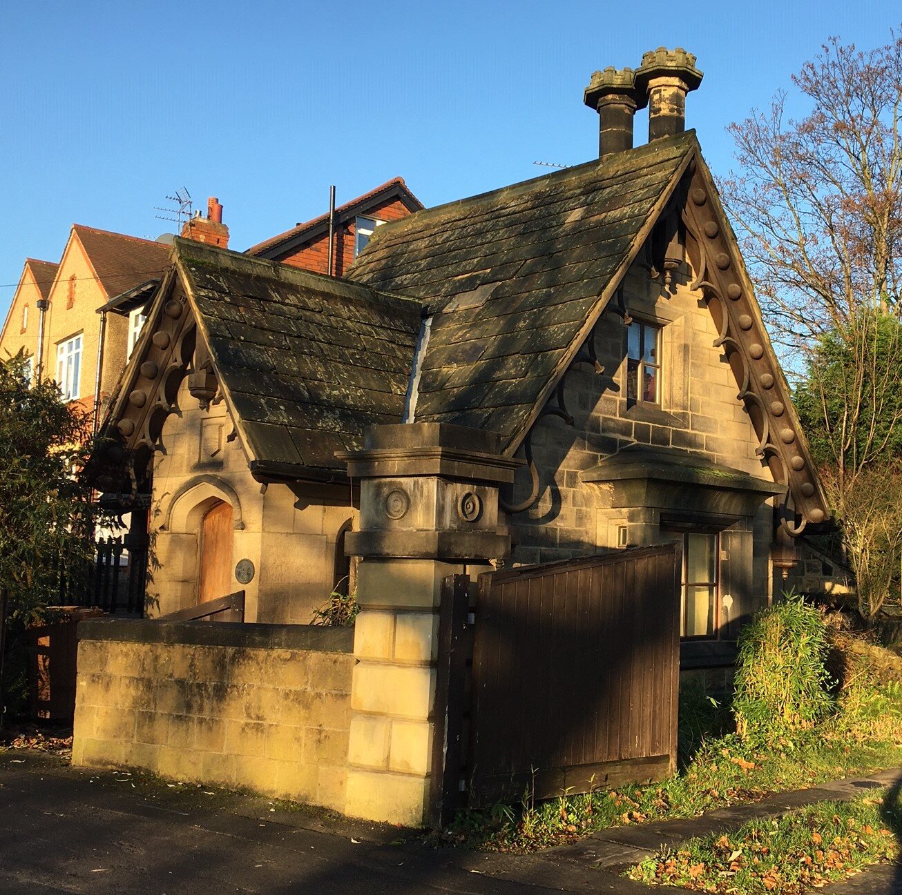 26  Kirkstall Grange Lodge, early Victorian, 151 Otley Road © RT