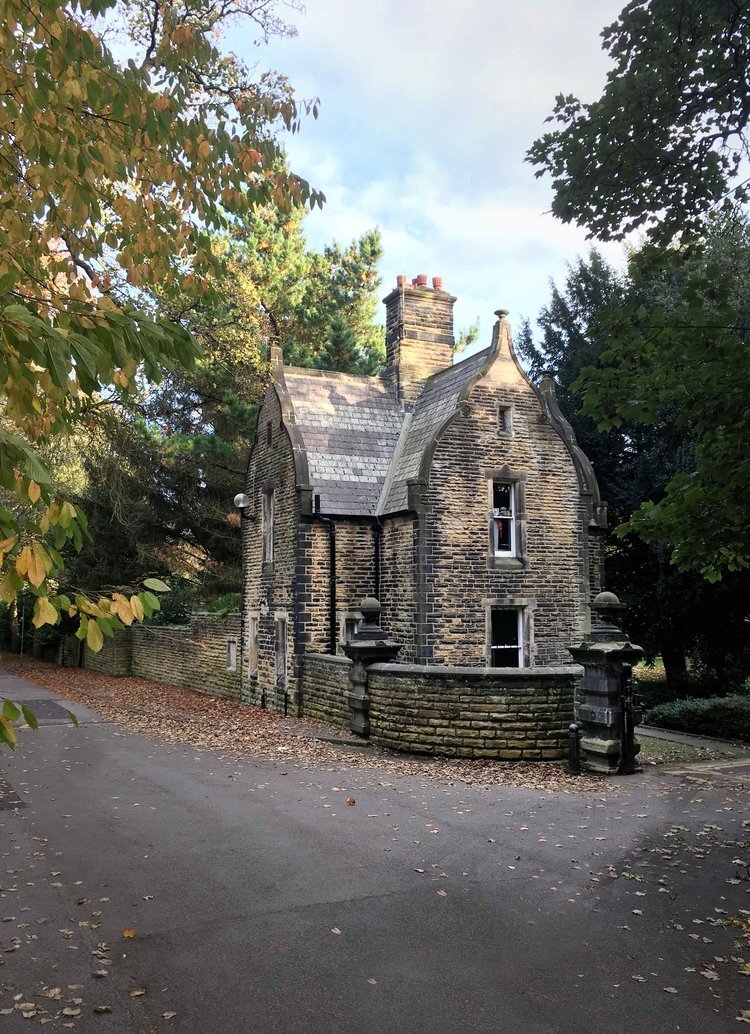 36  Weetwood Villa Lodge, 1861, off Weetwood Lane © JHJ