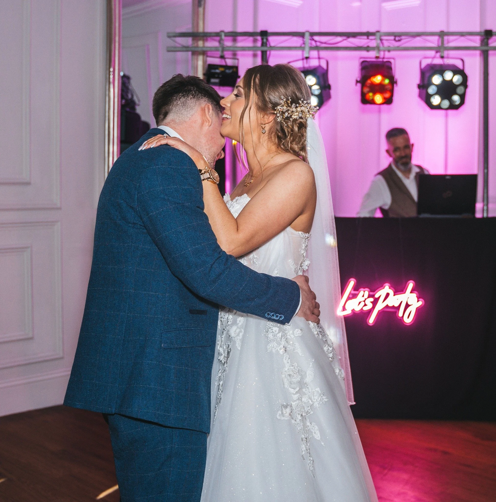 That first dance feeling 💜🪩

You know you'll have a memorable wedding party with our resident DJ Andy - @mobiledj.co 🕺

From day through til night, we've got you covered - great vibes guaranteed! 🥂