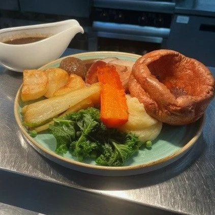 Sunday Lunch Perks 😄

✅ No cooking 👨&zwj;🍳
✅ No washing up 🍽
✅ Quality time with friends &amp; family ❤
✅ Crispy roast potatoes &amp; giant Yorkshire puddings 🤩
✅ The perfect way to spend your Sunday ✨

Don't miss out on our last Sunday Lunch of