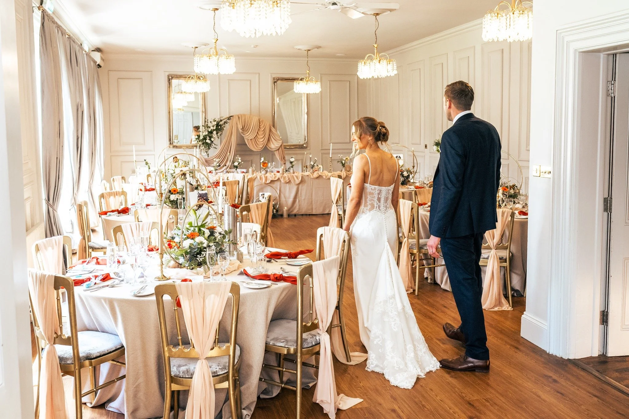 Gorgeous pastels with a pop of colour 🤩

Our classy Billiard Room, dressed to perfection by @@bellebijoux_events 🎀

📸 @stefanocavalliniphotography