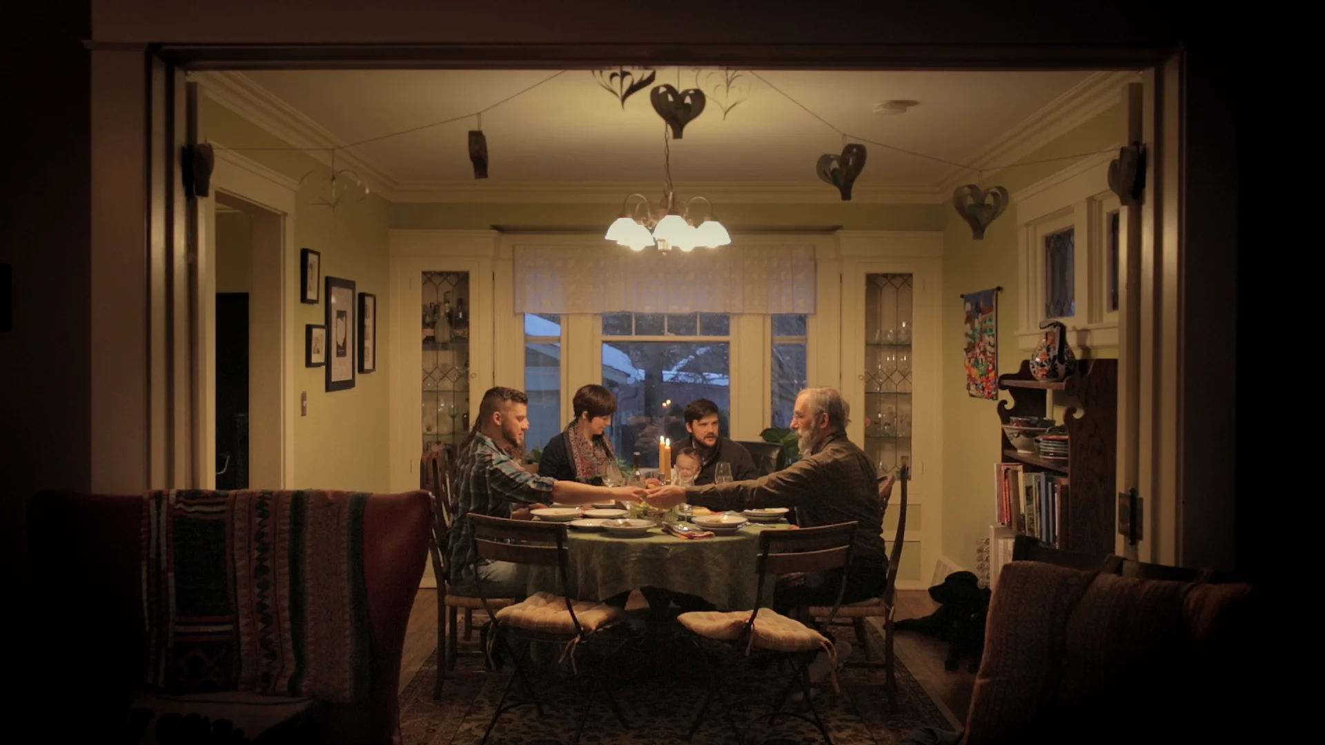 FAMILY_PRAY.jpeg