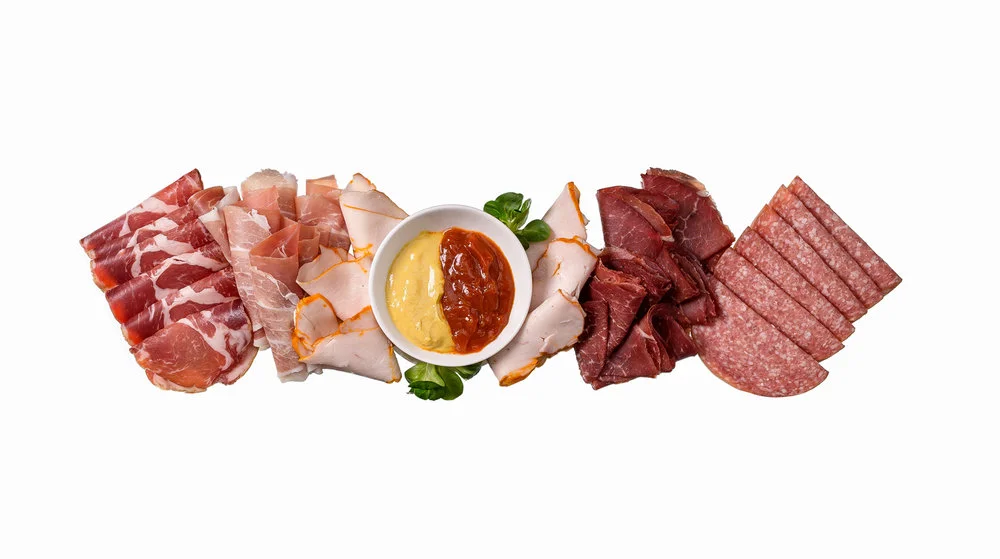Asorti de mezeluri italiene reci tăiate