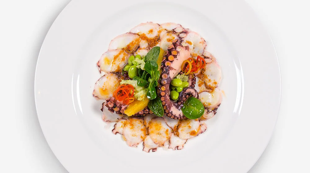 Carpaccio de caracatiţă cu sos chermoula