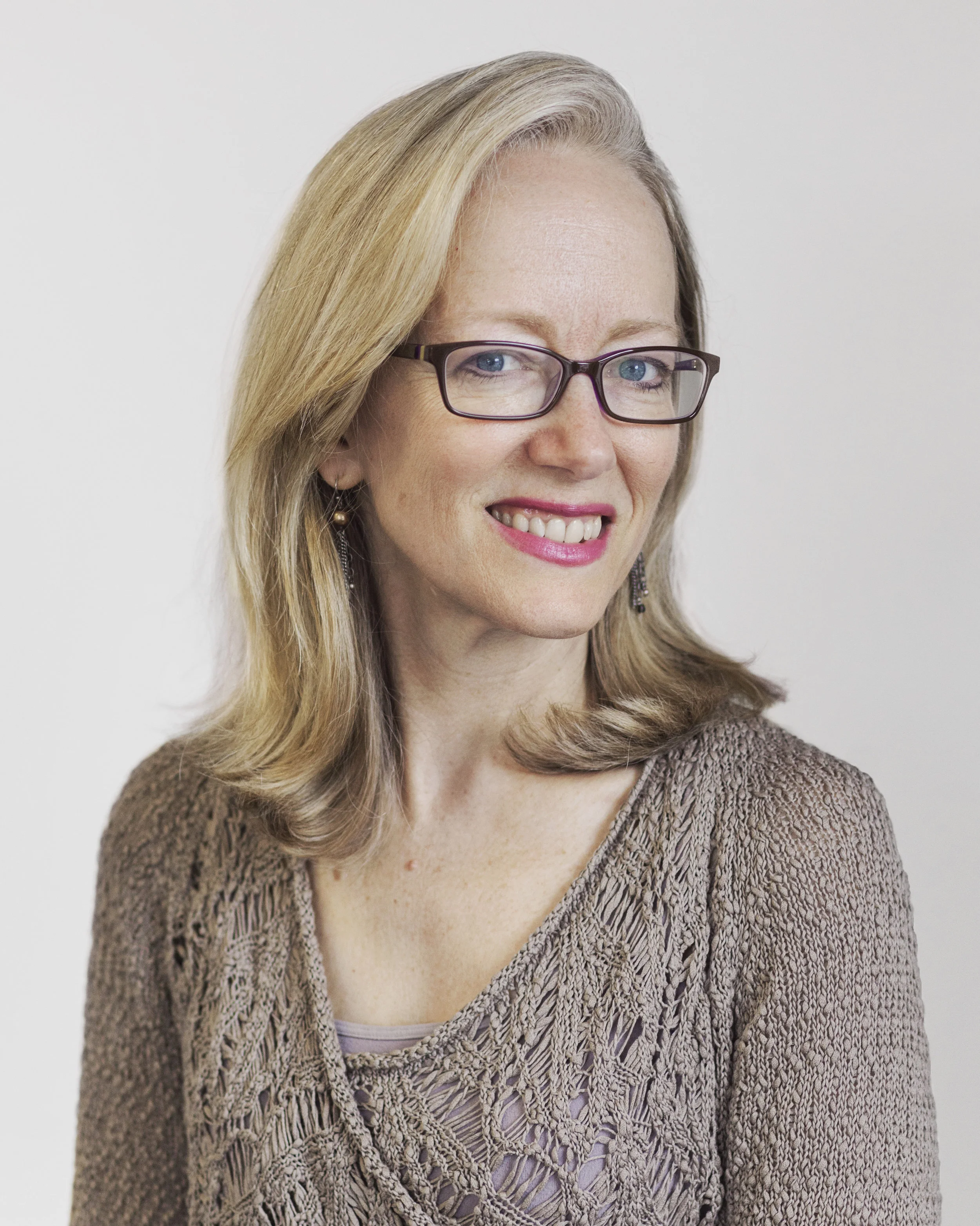 Kathleen deLaski, Education Design Lab @kathdelaski Kathleen founded the Education Design Lab after 20 years in higher ed and K-12 education reform. She has launched or co-launched four non-profits in the past two decades, all related to improving the quality of education for non-elite students. With the Lab, she saw the need for a non-profit to help learning institutions and other players design education toward the future of a fast changing world. The Lab has supported some 75 colleges and universities, as well as employers, high schools, foundations and government around the world.