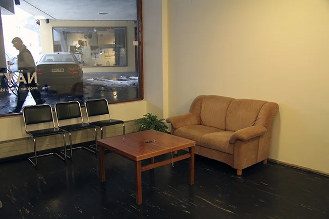 b3-waiting-room.jpg