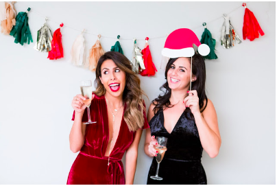 Tips for Throwing a Holiday Party that's LIT