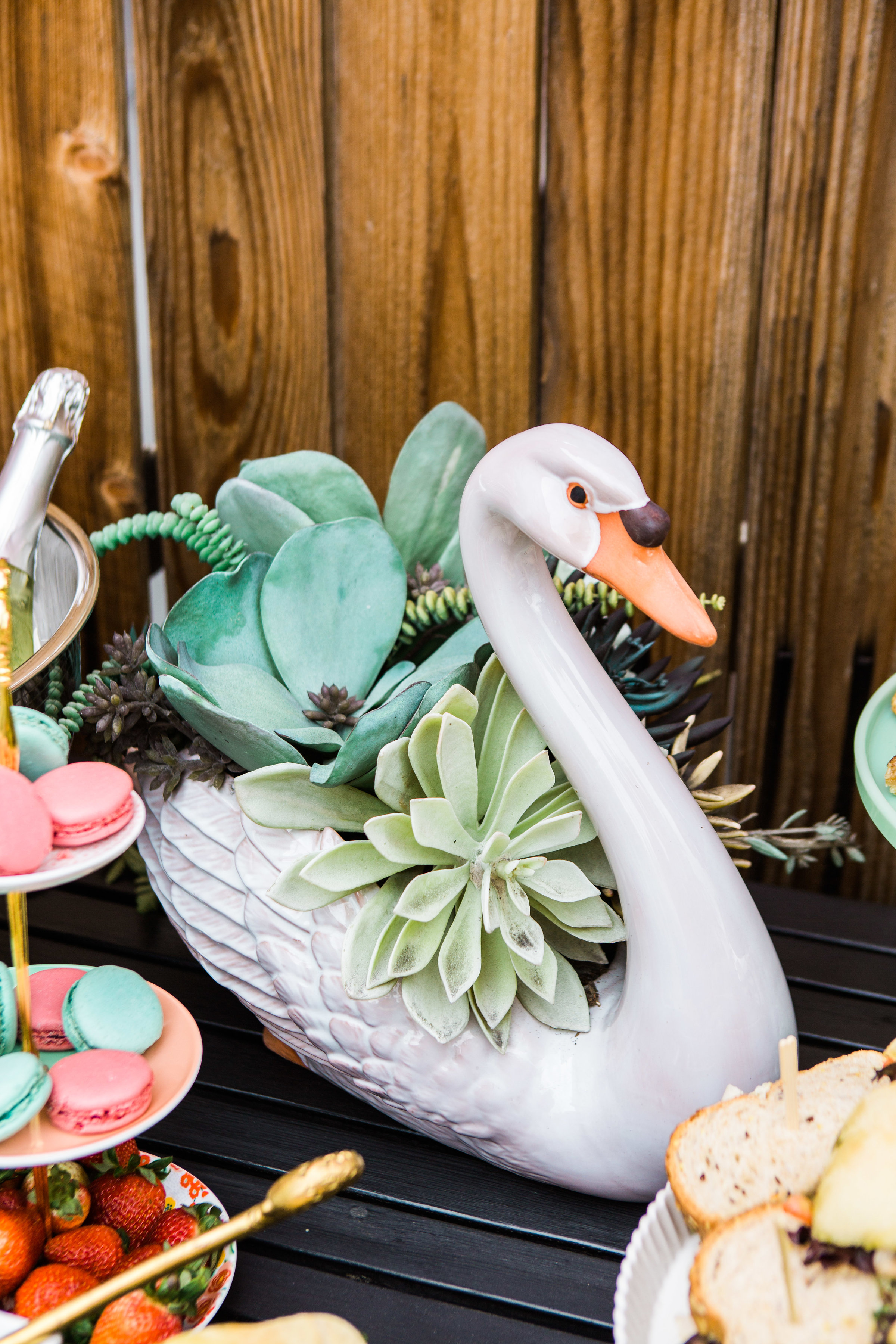 swan decor