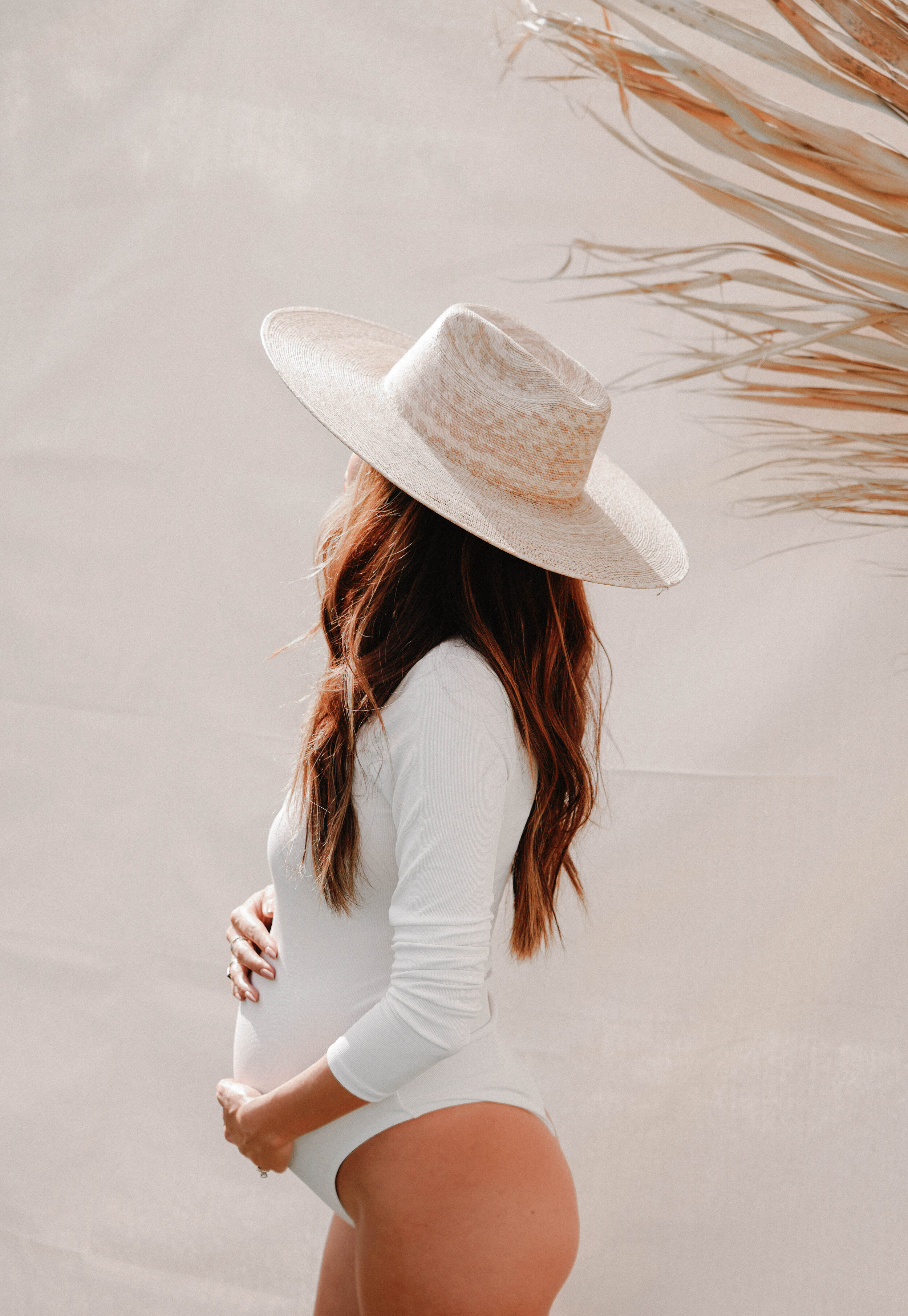10 Outfit Ideas for Your Home Maternity Shoot