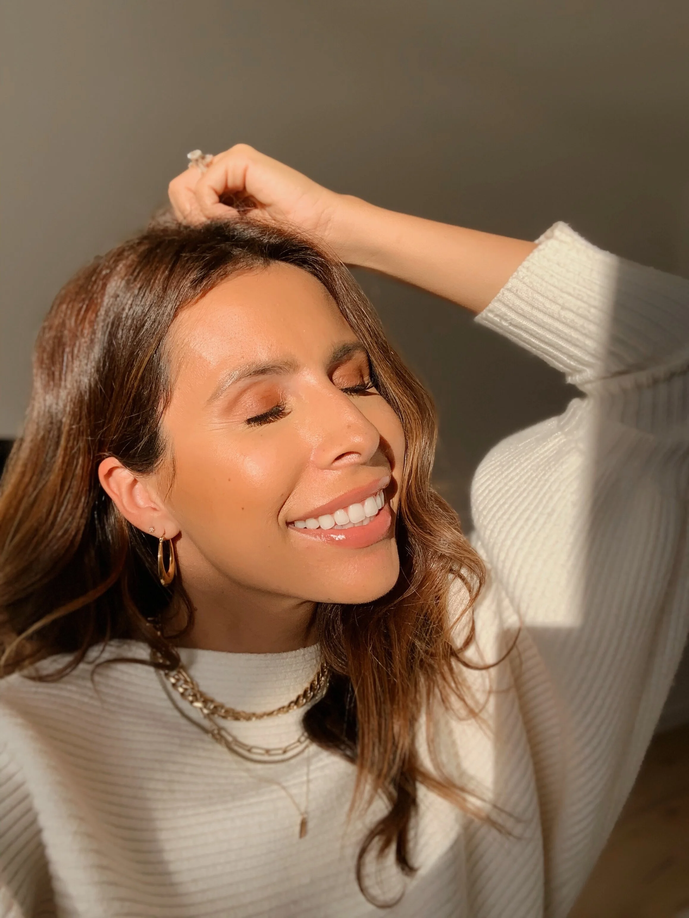 How To: Golden + Glowy Makeup 