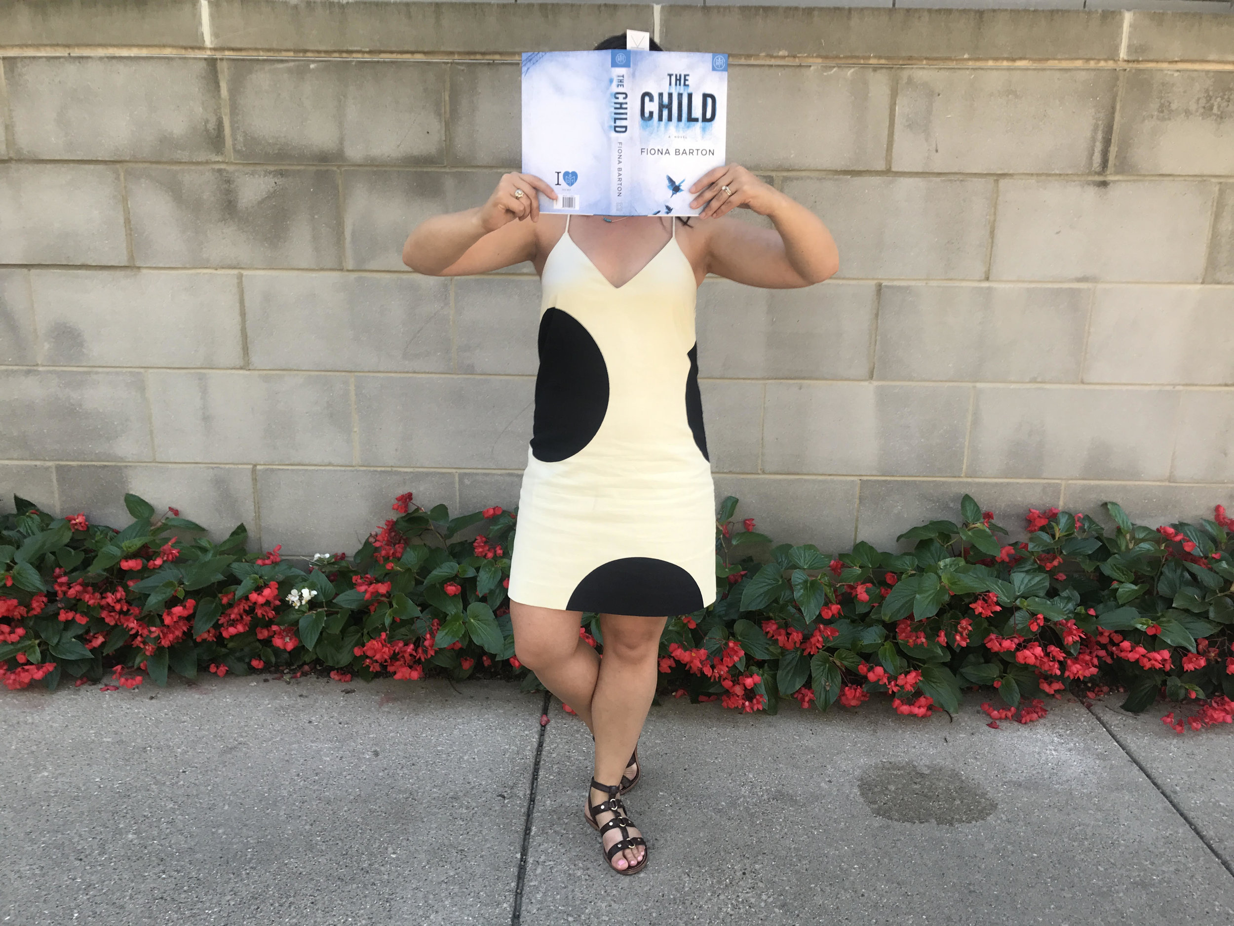 Reading The Child by Fiona Barton in Old Town, Chicago