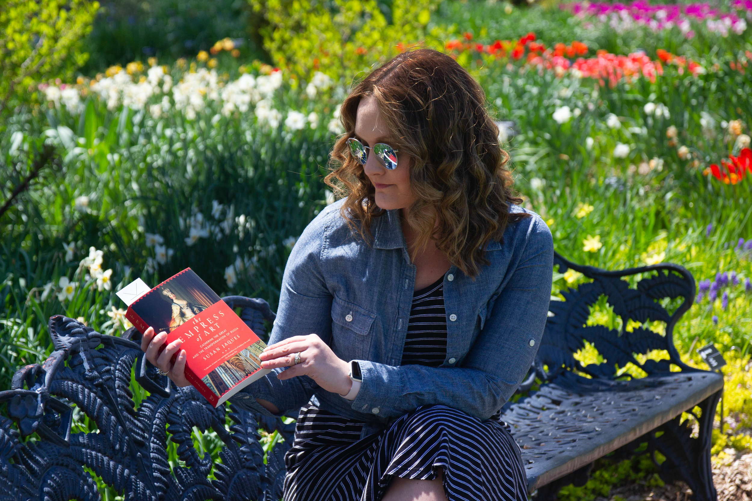 Reading The Empress of Art by Susan Jaques at the Missouri Botanical Gardens
