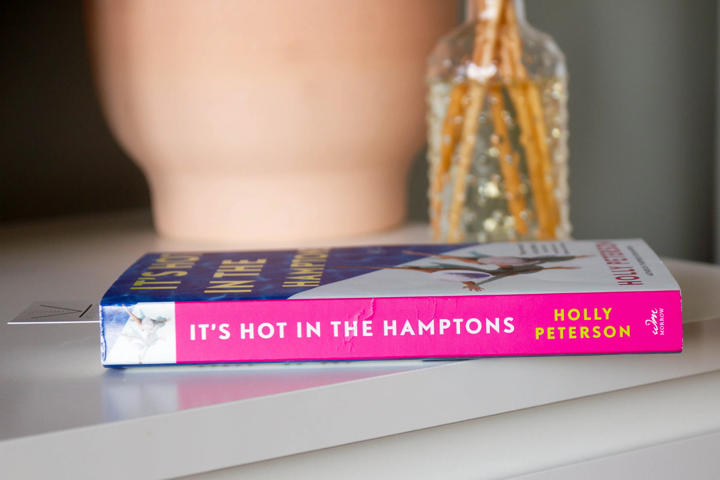Book Feature - It's Hot in the Hamptons by Holly Peterson