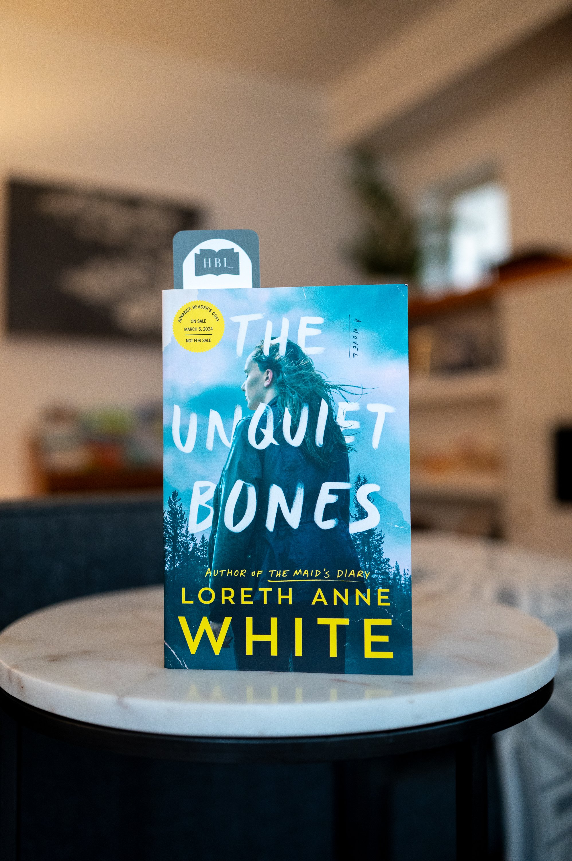 The Unquiet Bones by Loreth Anne White.jpg