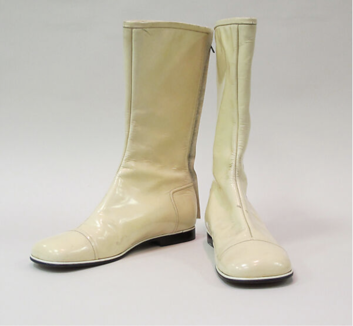 Moon Boots by André Courrèges.png