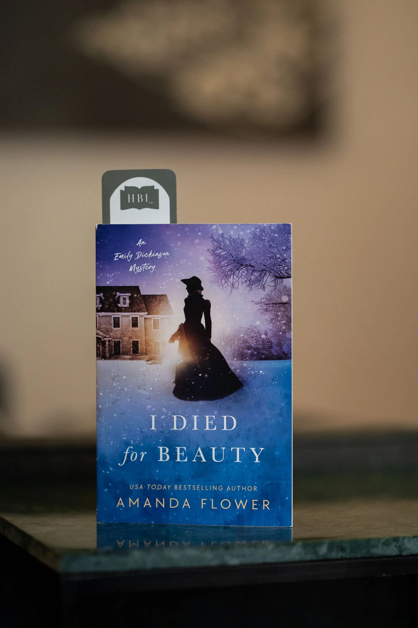 I Died for Beauty by Amanda Flower.jpg