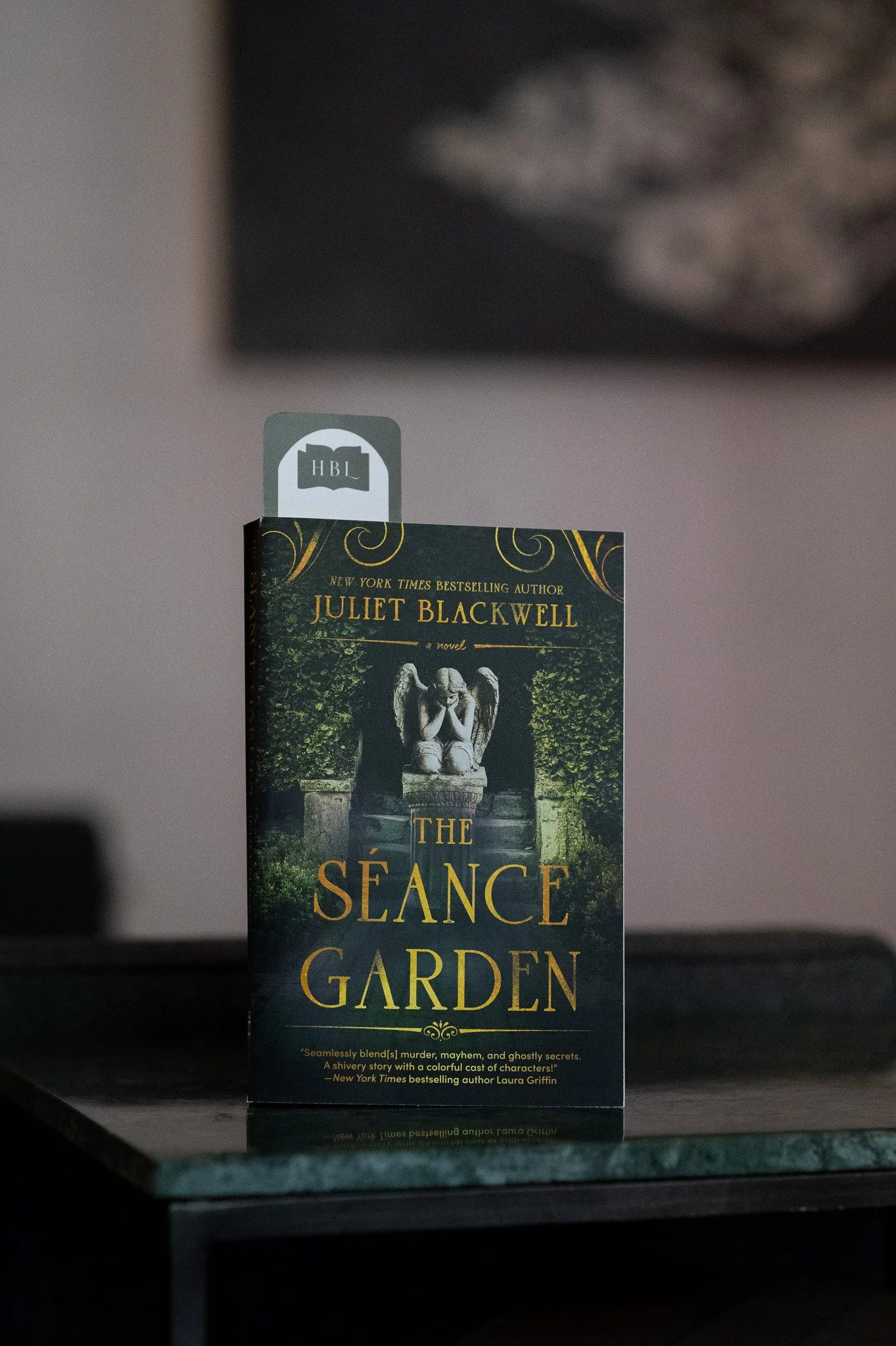 The Seance Garden by Juliet Blackwell.jpg