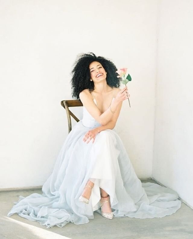 ⁠All smiles in #dearheartcelestia⁠
⁠
Lens: @bethanyerinwilson⁠
Model: @c.stel⁠
Creative direction: @southern_affairs⁠
Shoes: @bellabelleshoes⁠
retailer: @lovelybride⁠
Hair/makeup: @themeaganstarr