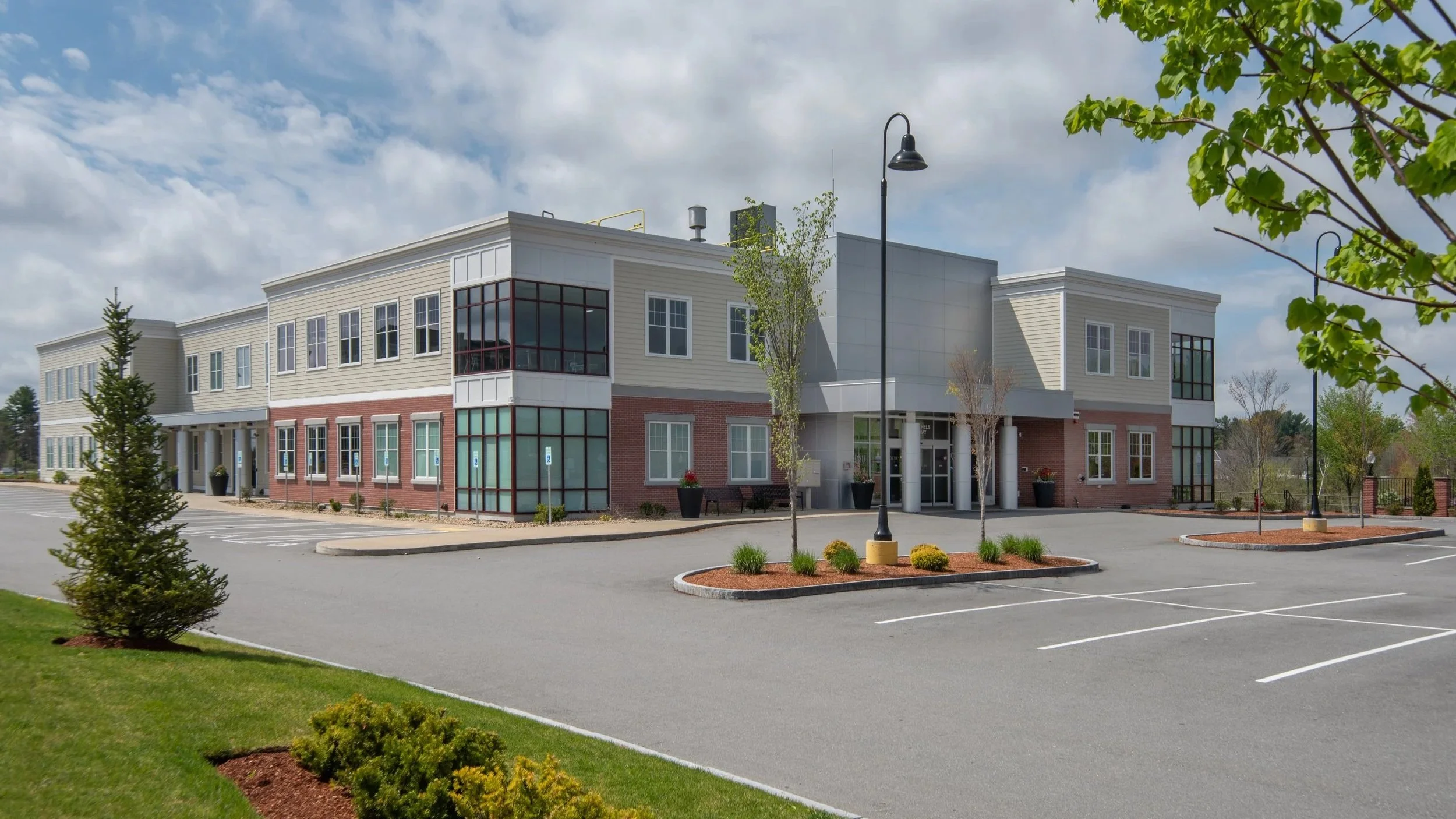 Building Exterior 50 Michels Way Londonderry NH