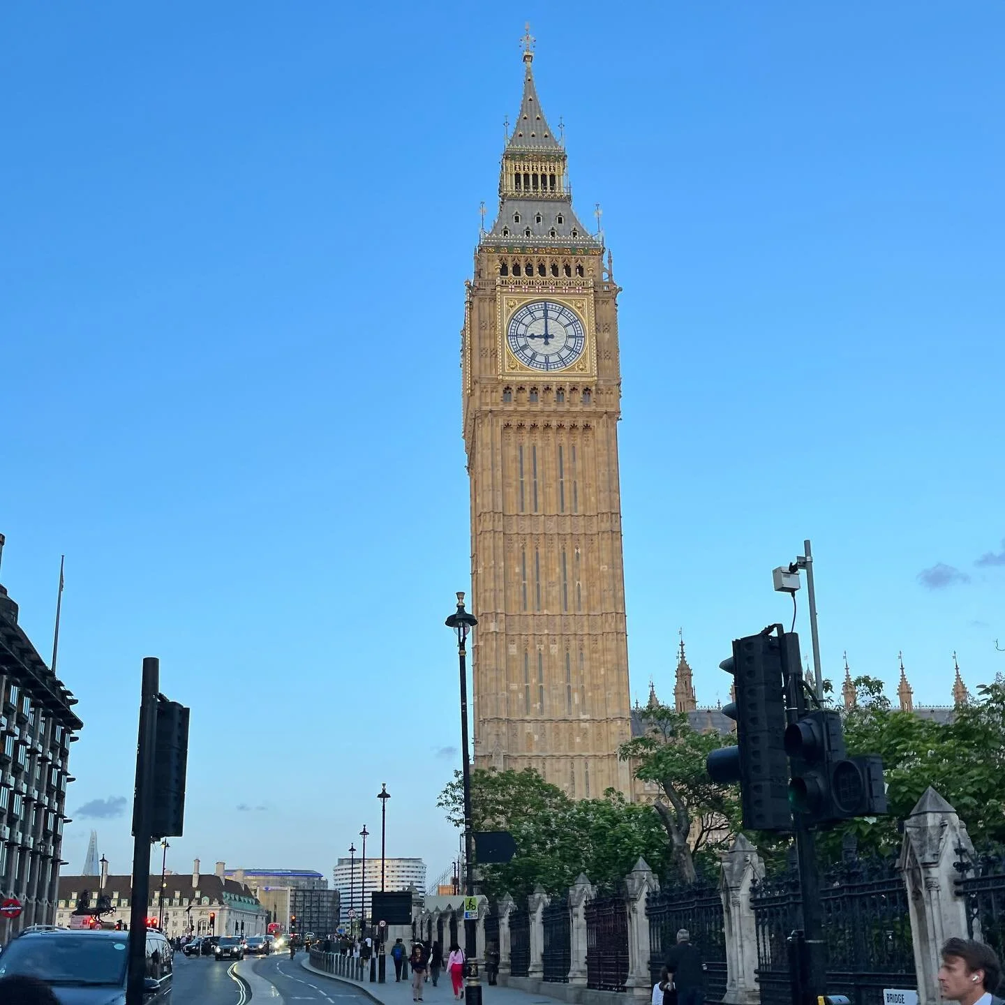 Ending an evening here in the House of Commons with @sudaneselegalnetwork  who are exploring the issues in Sudan; bringing at end to the conflict and providing for those caught up in the conflict. Asking questions of what more needs to be done.