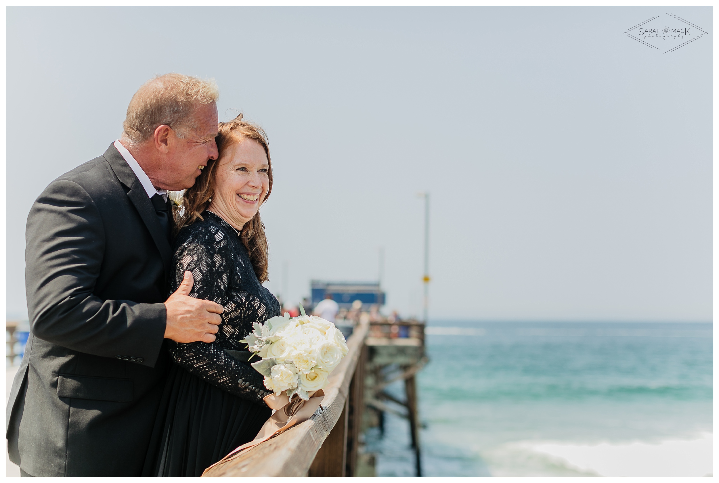 LM-Newport-Beach-Pier-Intimate-Wedding-Photography 161.jpg