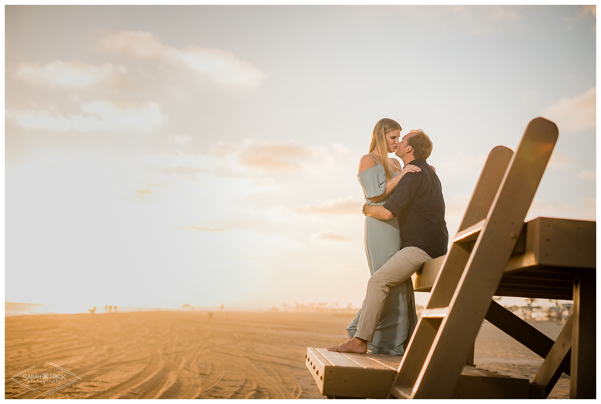 HI_Balboa_Island_Newport-Beach-Engagement-Photography-028.jpg