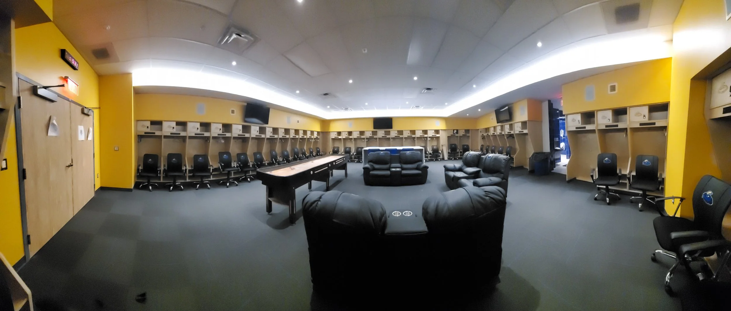 2_Home Clubhouse Main.jpg