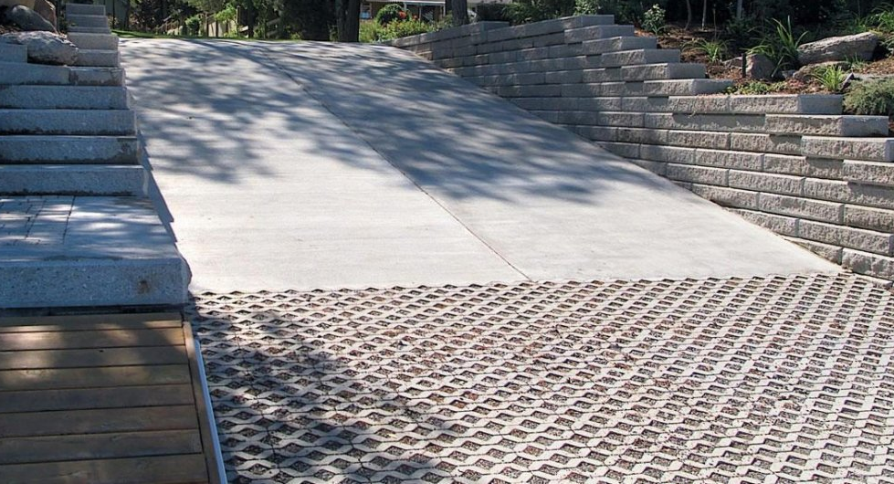 5 Reasons Why Unilock Permeable Pavers are a Good Option for Your Weston, MA, Driveway