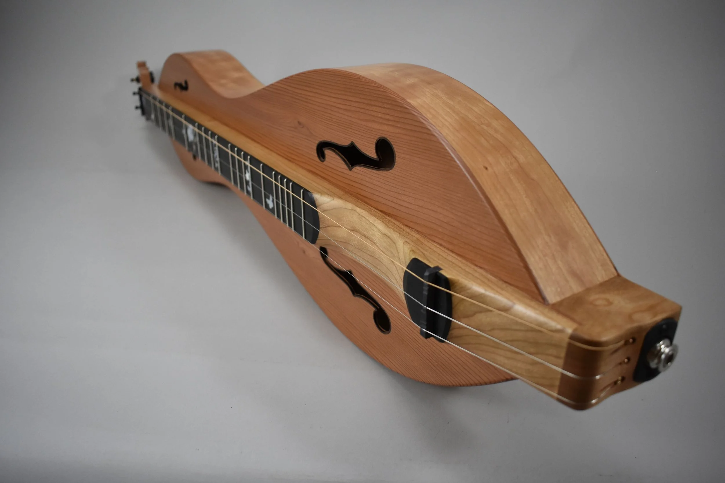 #917 - 25.8" Seifert Acoustic