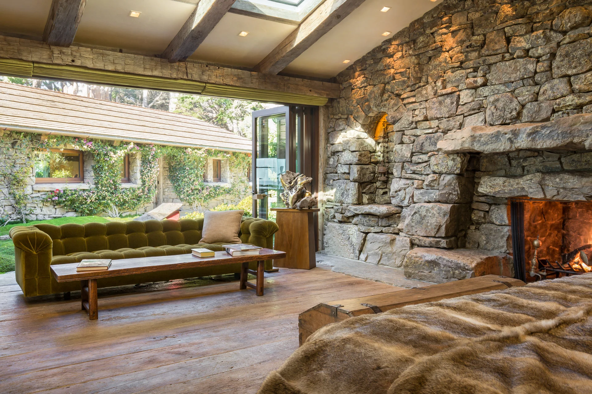 31-Rustic-Bedroom.jpg