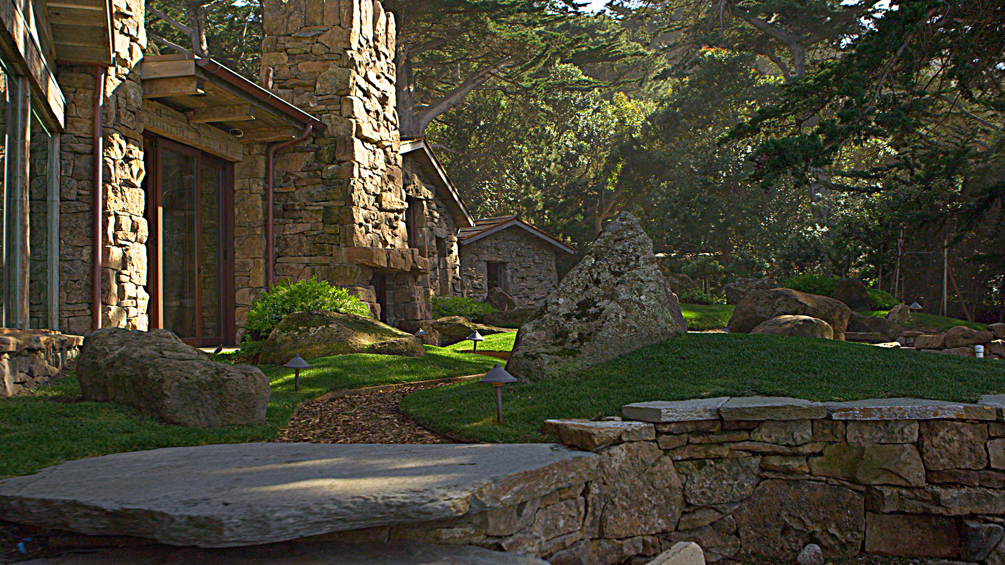 2017418_SouthLawn_010.jpg