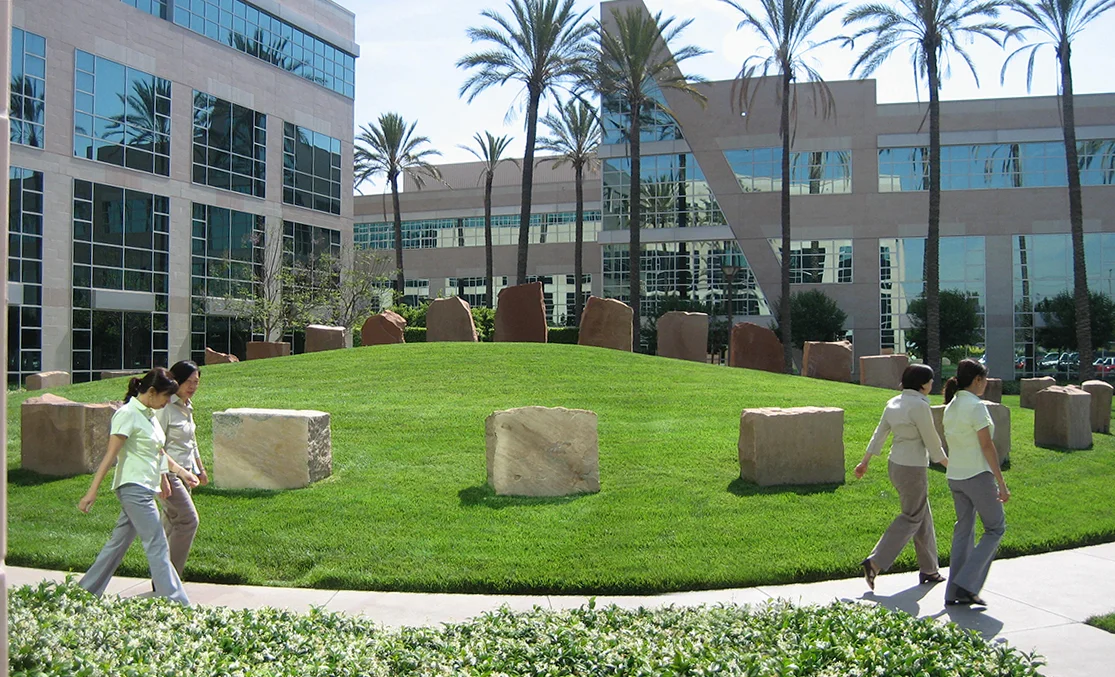 roundabout_AXA_02.jpg