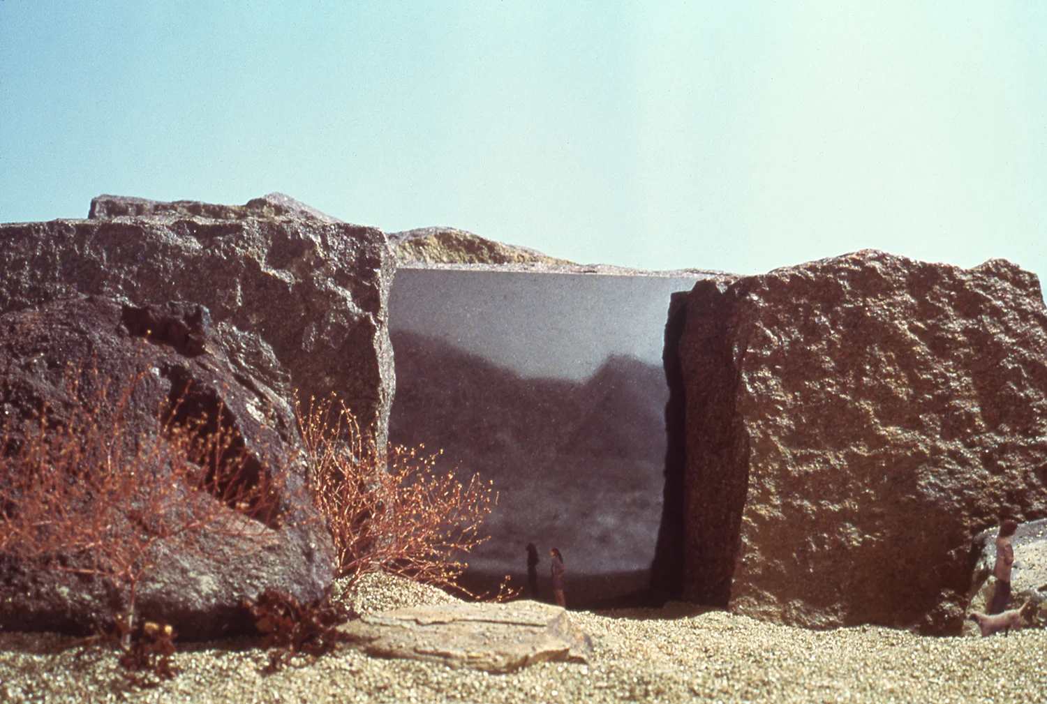Mirror Wall, 1972/76, proposal not constructed (model pictured)