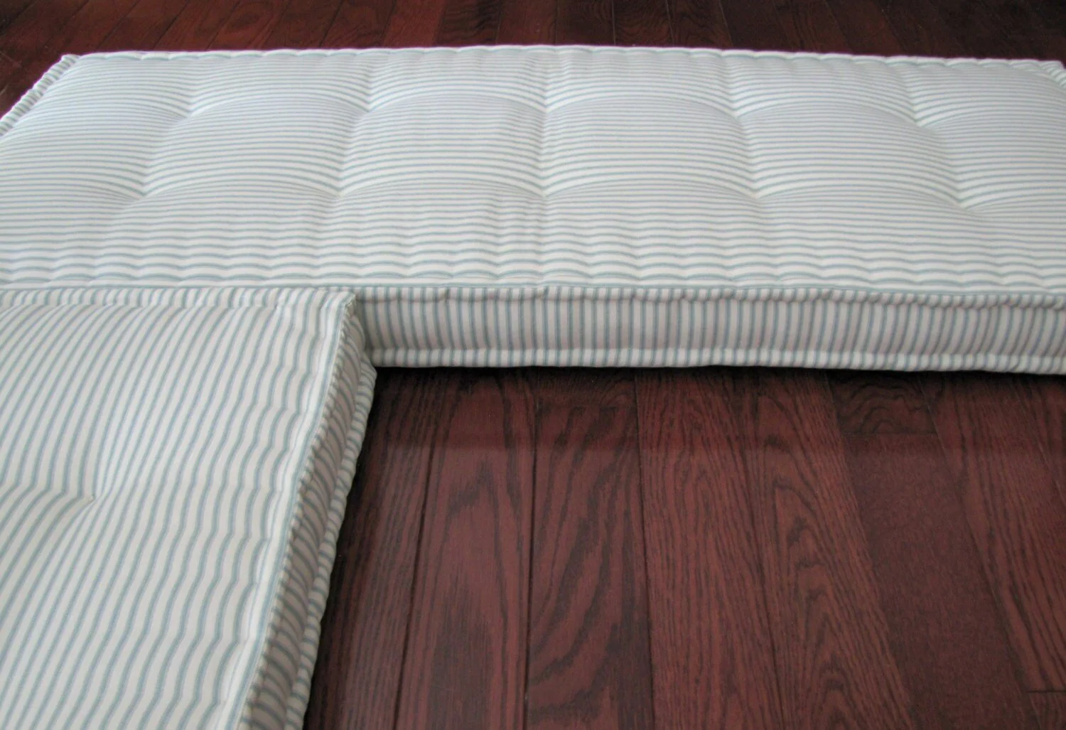 https://i.etsystatic.com/10741130/r/il/3f3787/1076813354/il_fullxfull.1076813354_oj22.jpg