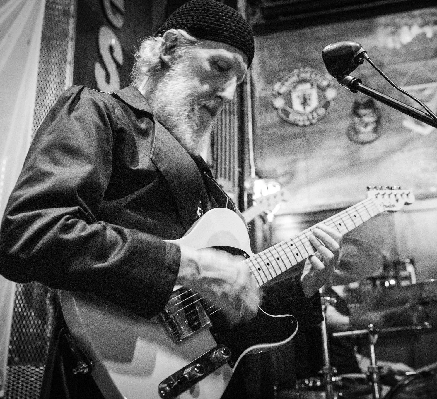 Curt Golden, Guitarist and Teacher, performing with Black Dogs
