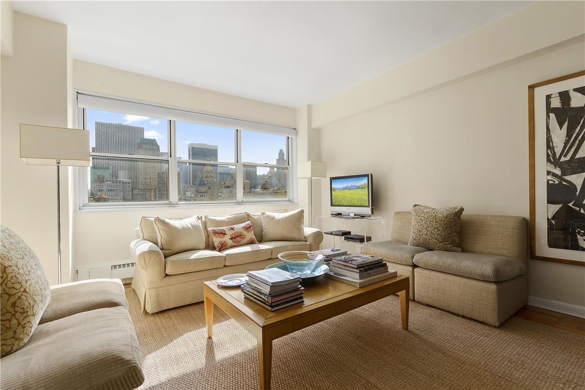 20 East 68th Street, Apt 16D | Represented Buyer | $1,300,000