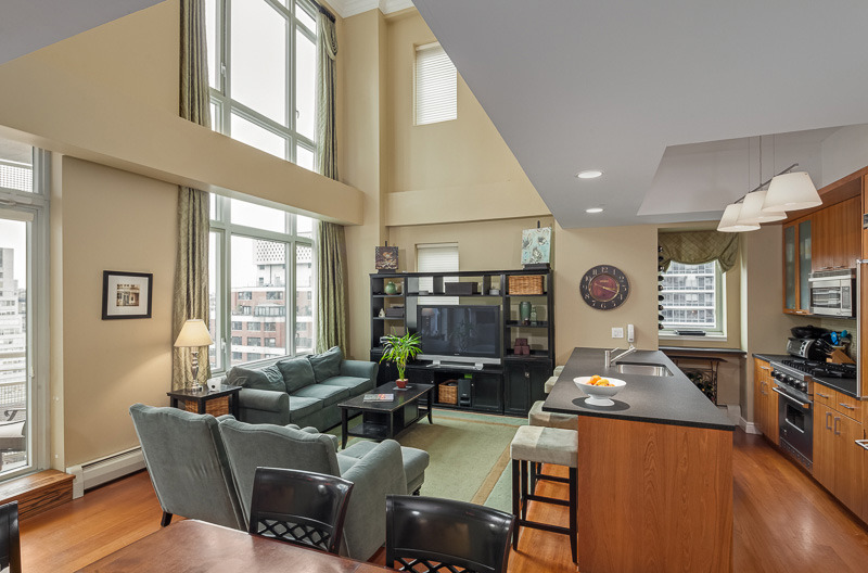 205 East 59th Street, Apt 17C | Represented Buyer | $2,450,000
