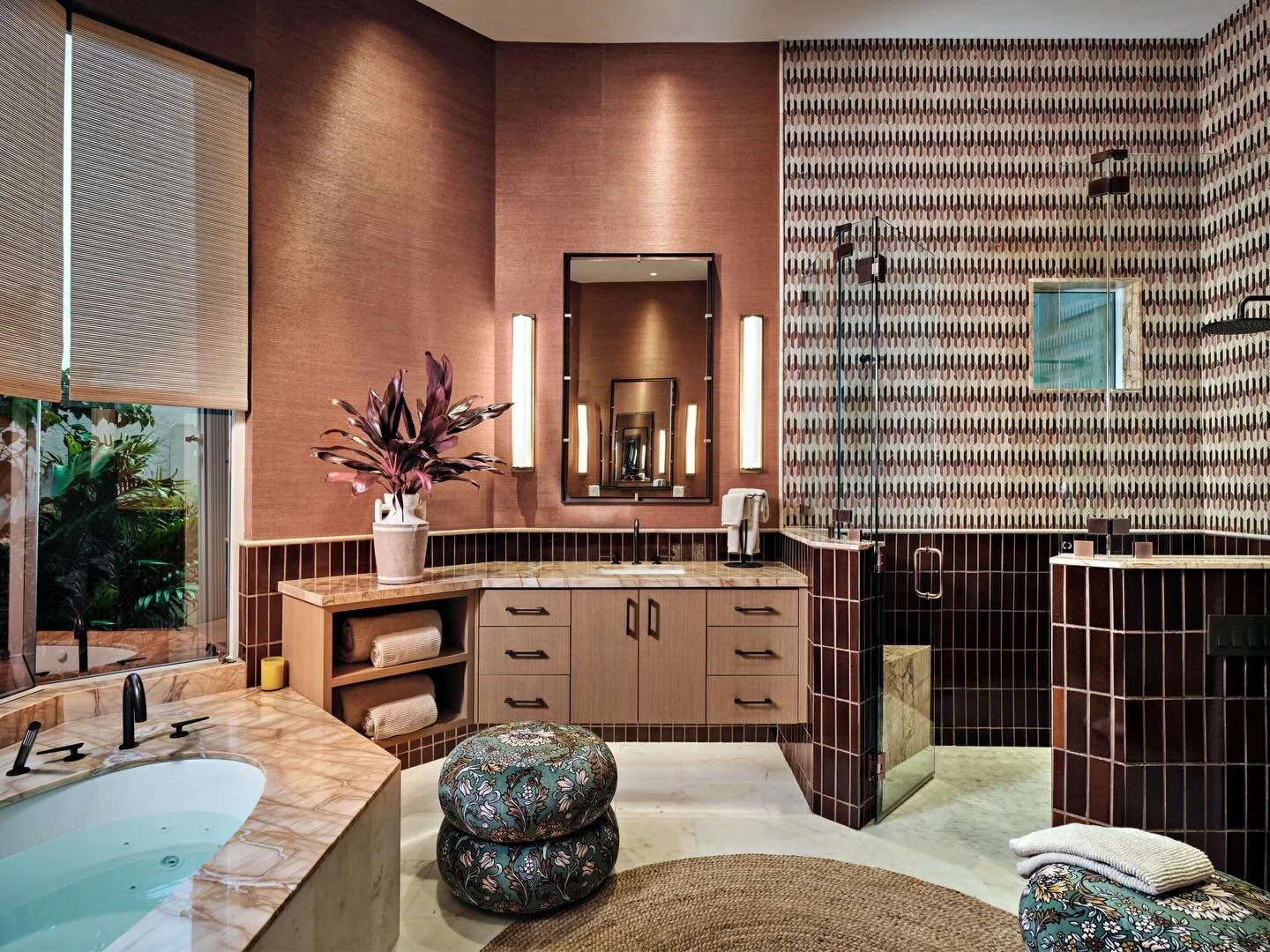 Bathroom moments that wrap you in warmth and texture.
Rich rust tones layered with intricate mosaics, expressive wallpaper, and glowing light create a space that feels both grounded and indulgent&hellip; a quiet kind of drama that lingers.

#ErrezDes