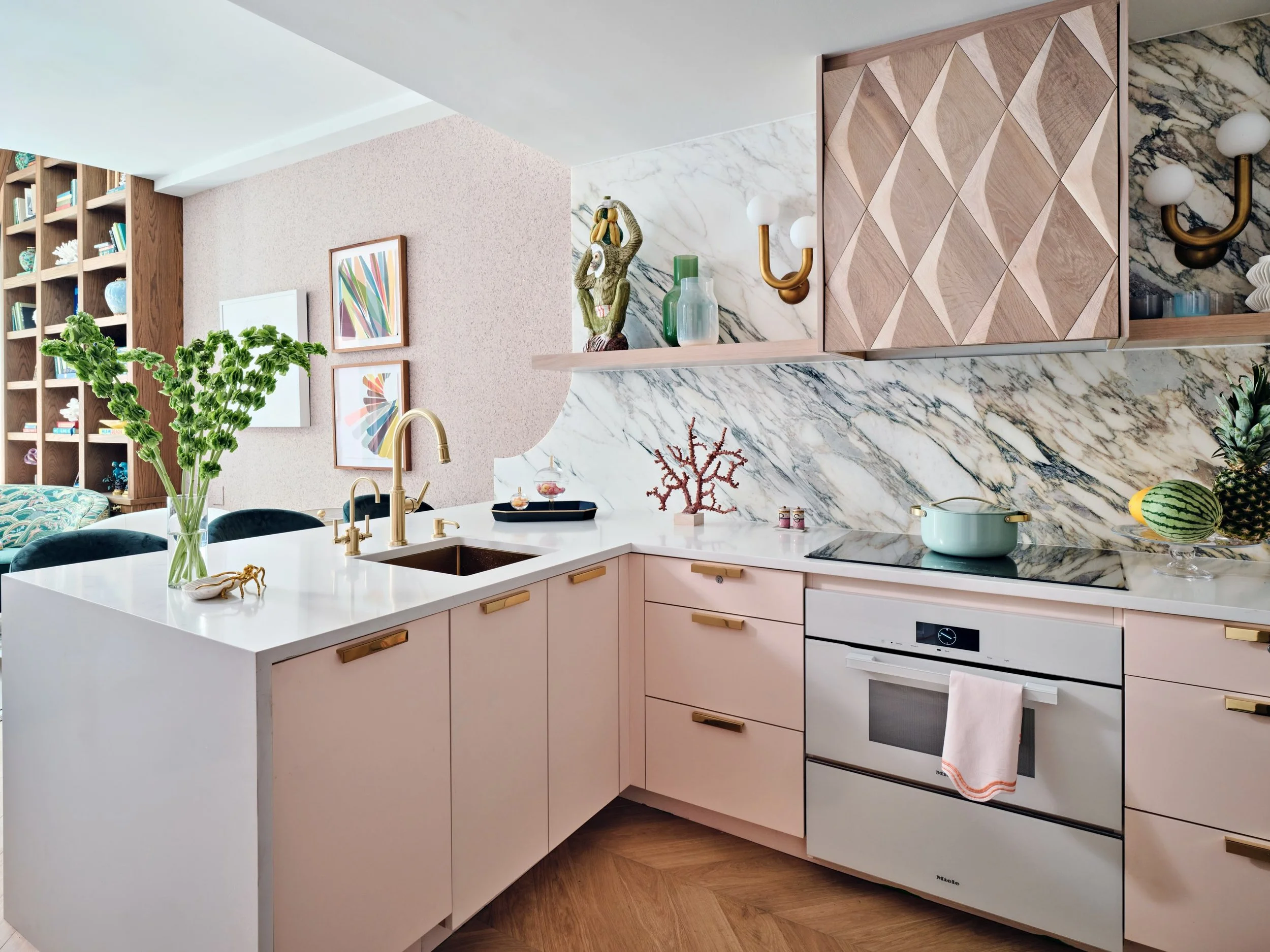 A pink kitchen is a vibe. 💗

Bold, playful, and completely unexpected. Because the kitchen doesn&rsquo;t have to play it safe. It can have just as much personality as the rest of your home.

Color outside the beige.

#ErrezDesign #BiographicalDesign