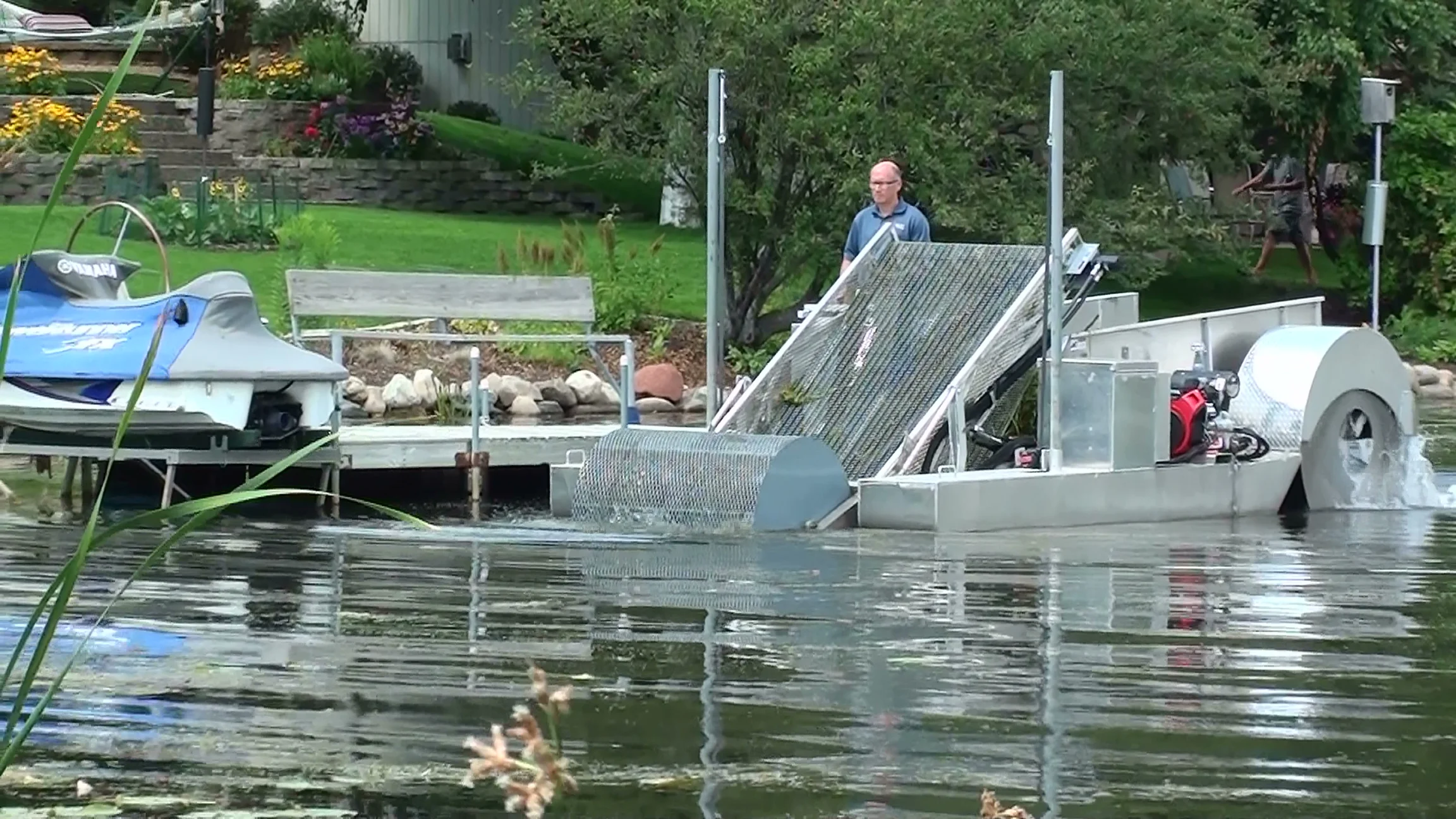 Menuvering around docks.jpg