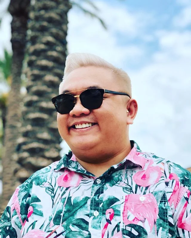 Lighter the hair, better the mood. Whiter the hair, wider the smile. Taller the hair, closer to heaven. Higher the hair, happier the Gene. // #HairPoem #PowerCoif #CoiffedToTheGods #WhenYouHaveAGoodHairDay #ItsAGoodDay ✂️📷: @lina.in.sugarland @tonig