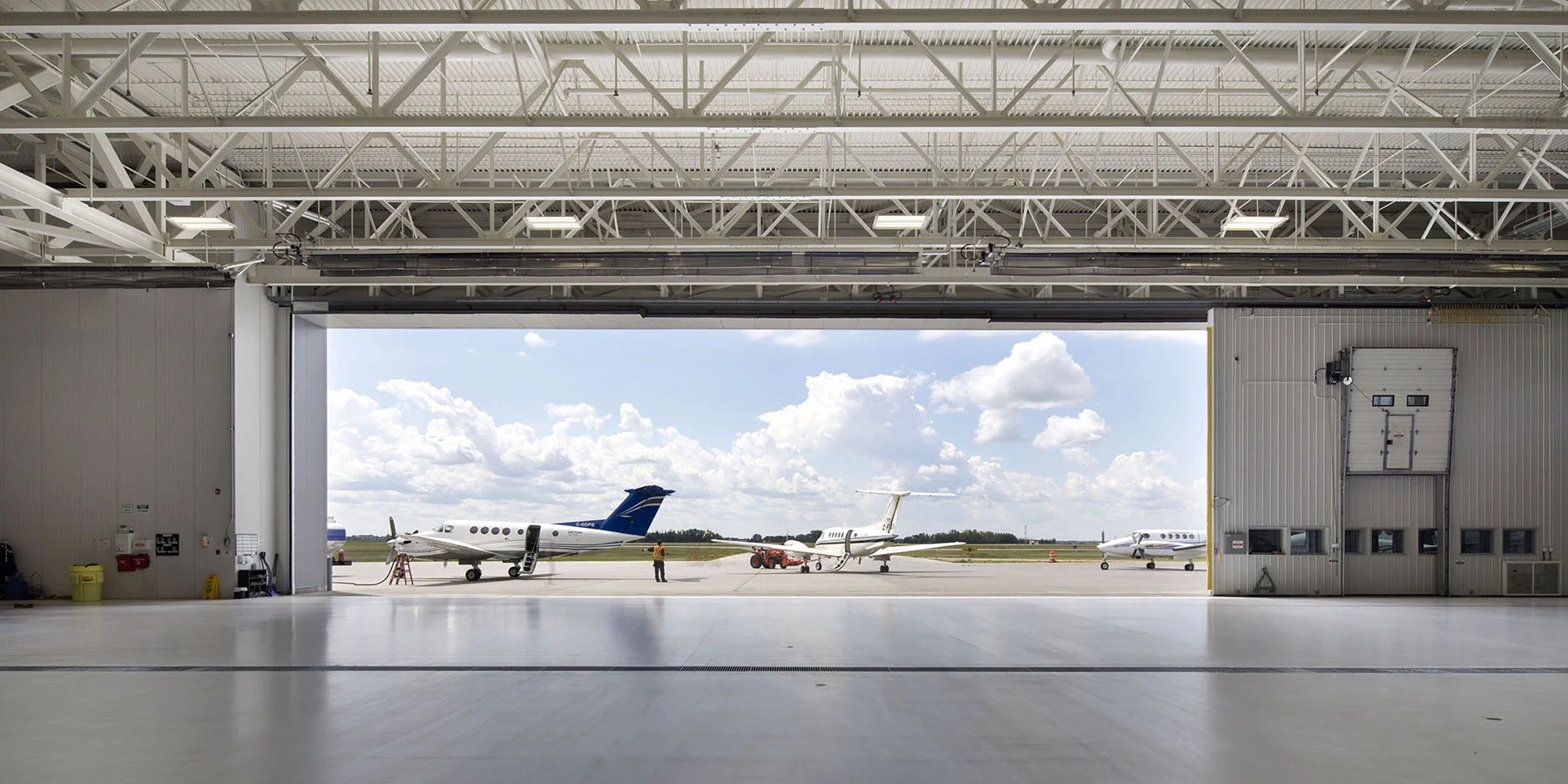 2015_025_YEG_Hangar-1693.jpg