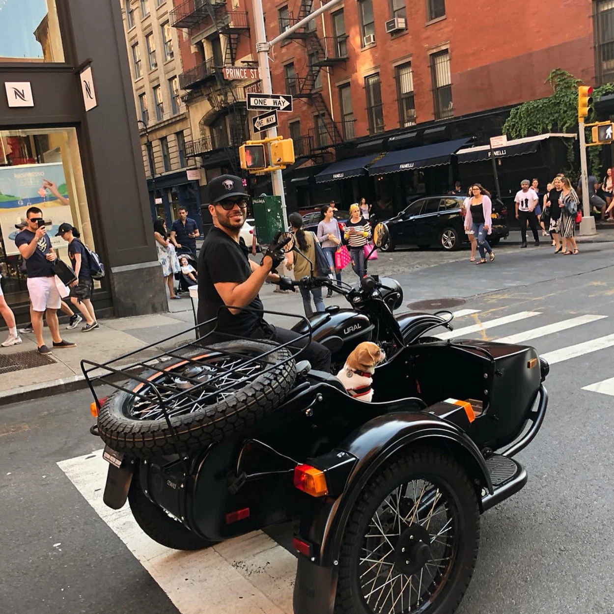 Manhattan's dog about town, Baely, being chauffered by @Richie_Akiva .