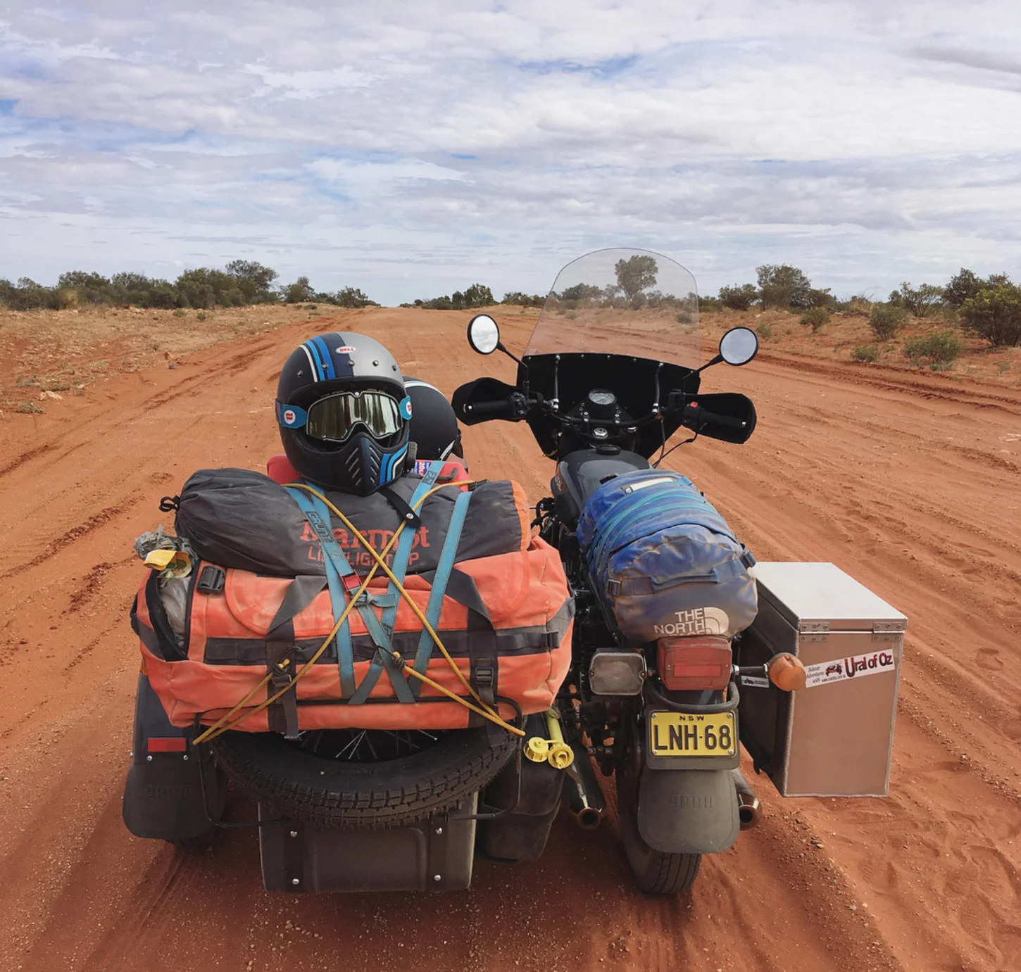 motonomadic-ural-sidecar-packed.jpg